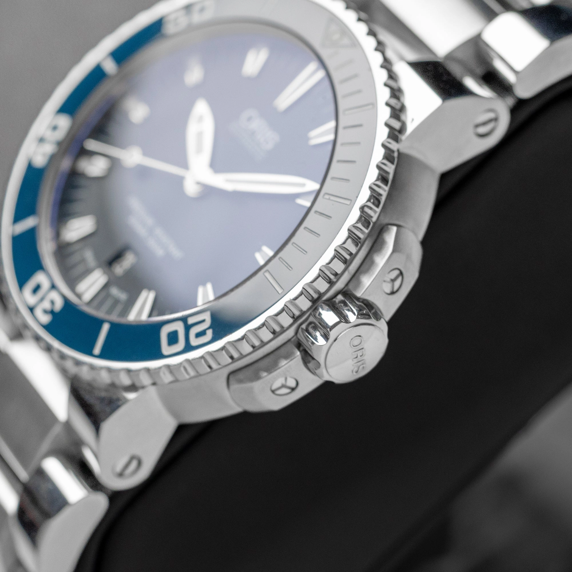 Oris Aquis Date 01 733 7653 4155