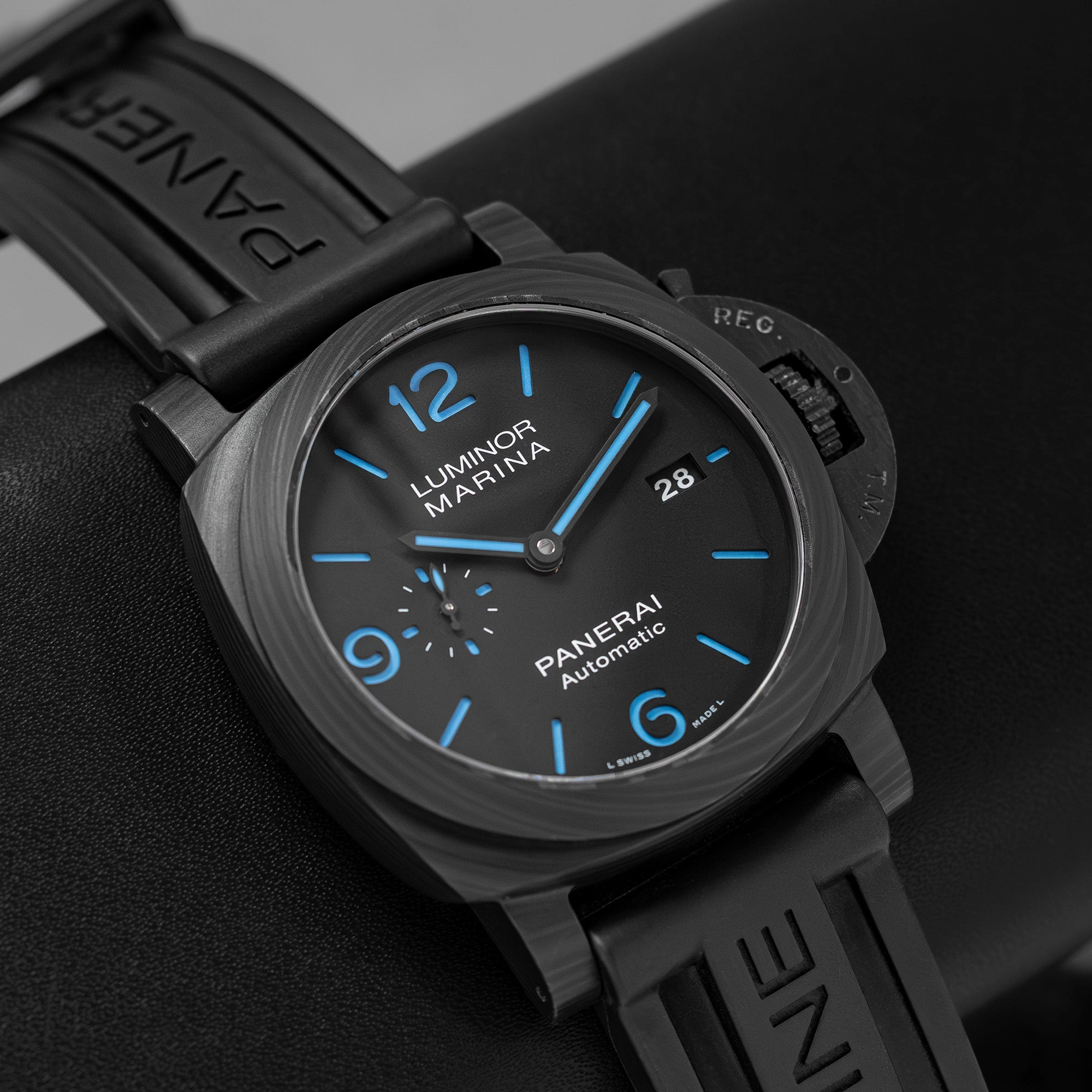 Panerai Luminor Marina Carbotech PAM01661