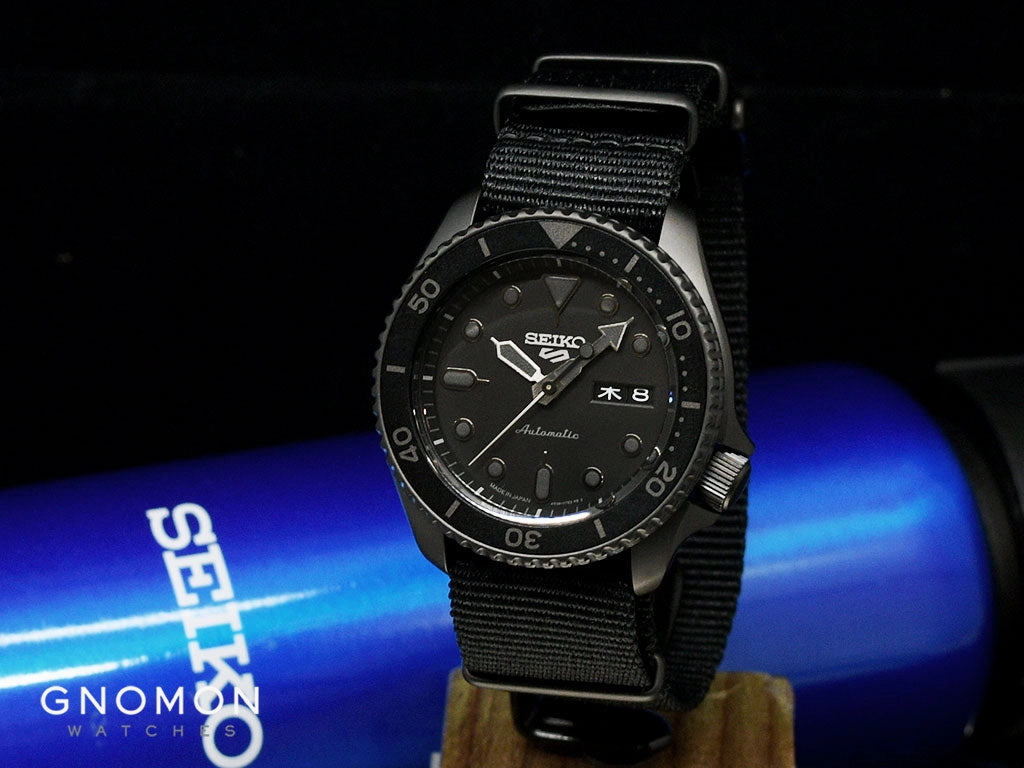Seiko 5 Sports ??Street Style?? Blackout Ref. SBSA025