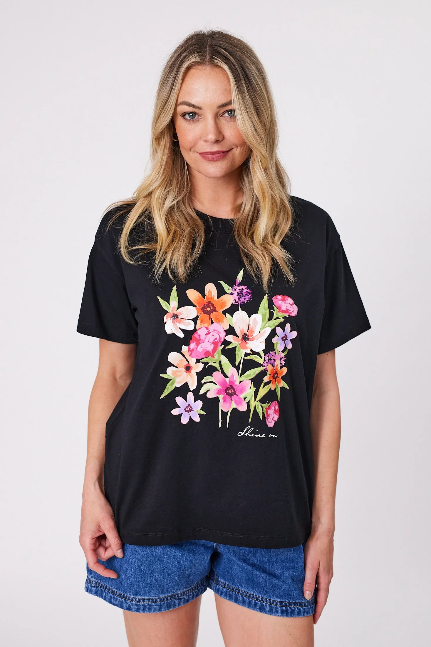 Shine On Label Floral Fantasy Tee Washed Black