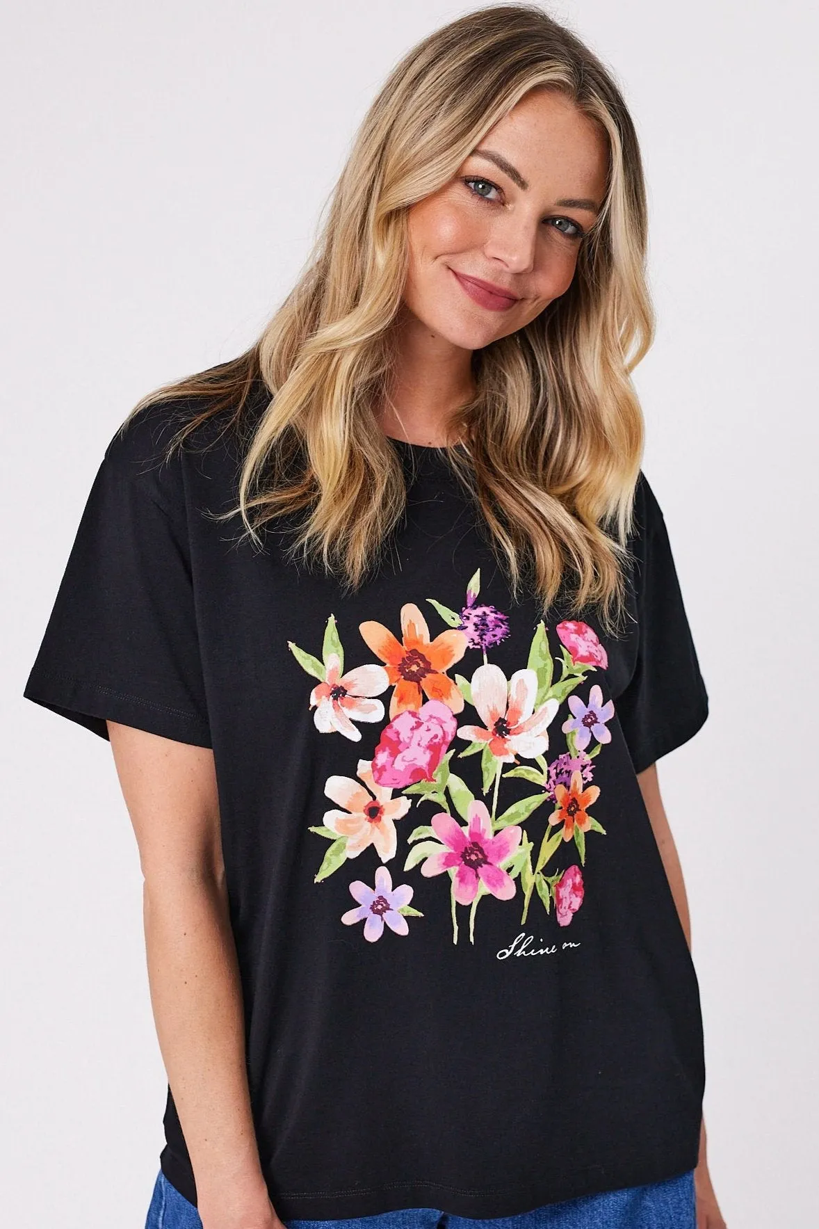 Shine On Label Floral Fantasy Tee Washed Black
