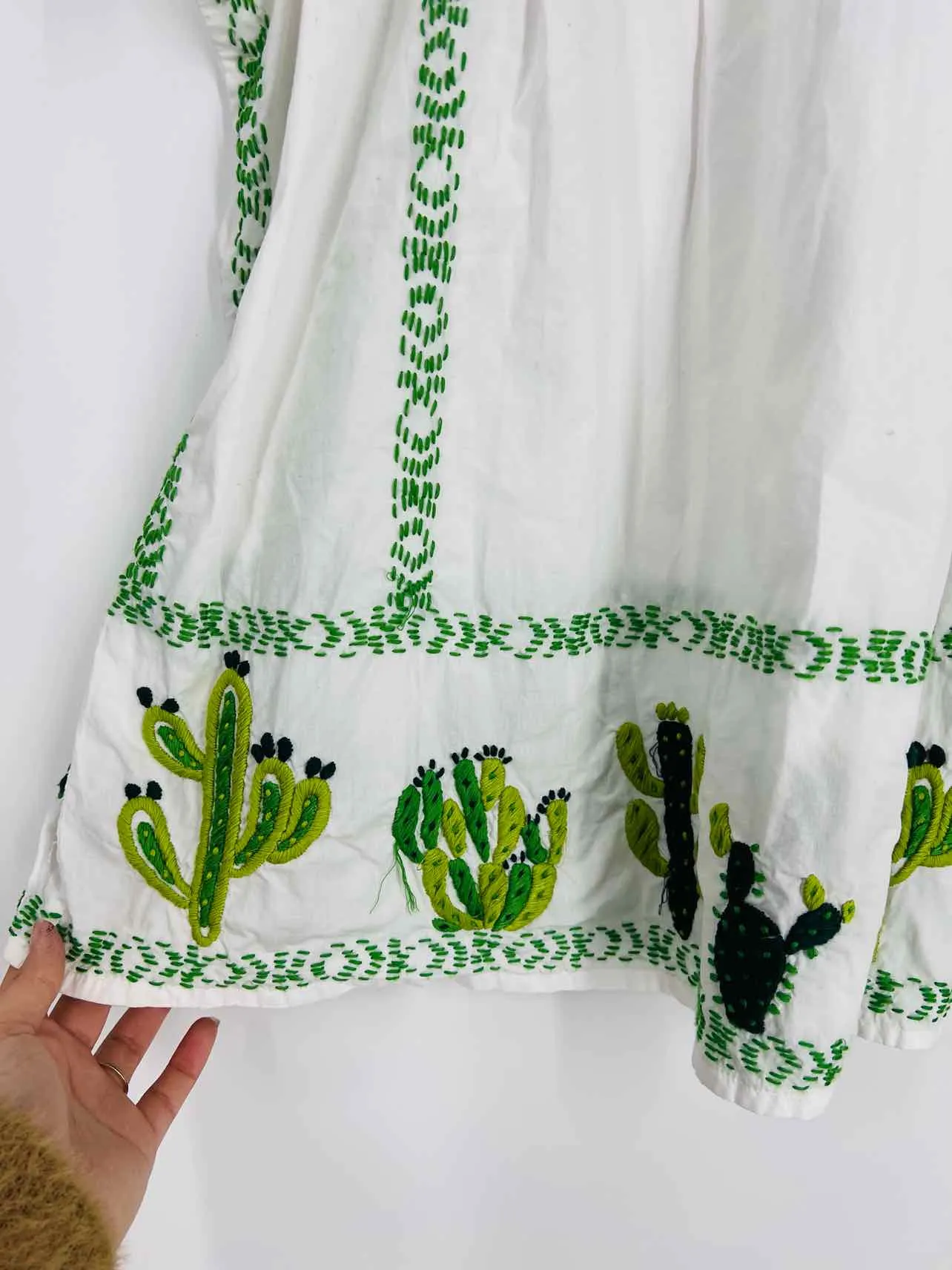 Sister Mary Size L White/Green Cactus Embroidered Tops Top-Short Sleeve