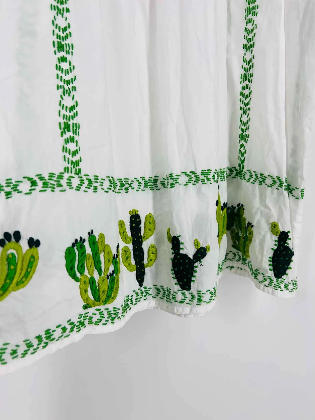 Sister Mary Size L White/Green Cactus Embroidered Tops Top-Short Sleeve