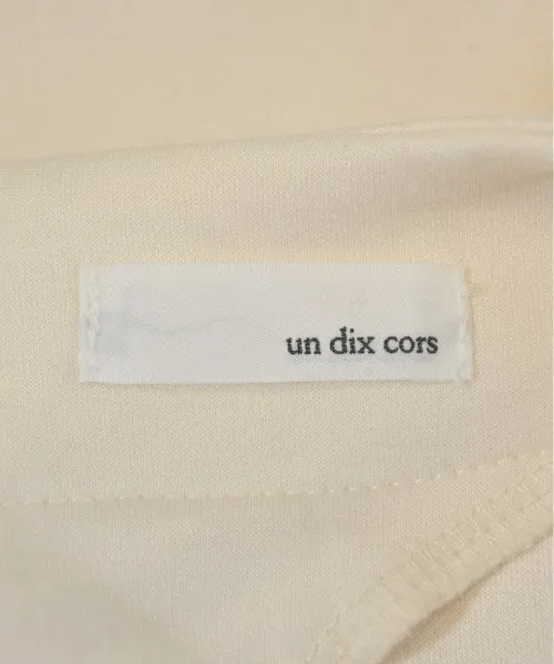 Un Dix Cors Tee Shirts/Tops