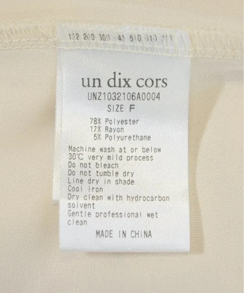 Un Dix Cors Tee Shirts/Tops