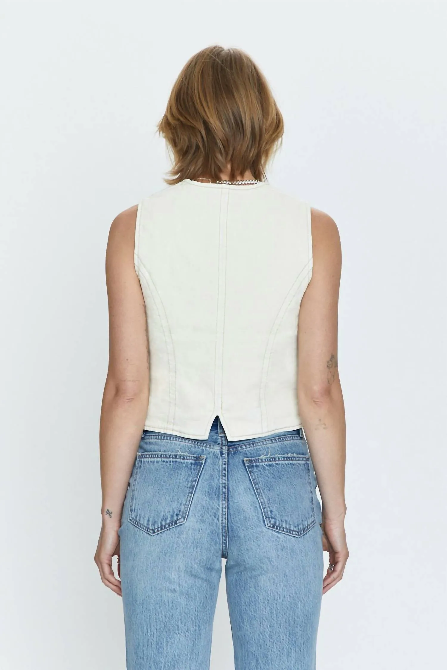 Vero Cropped Vest In Ecru