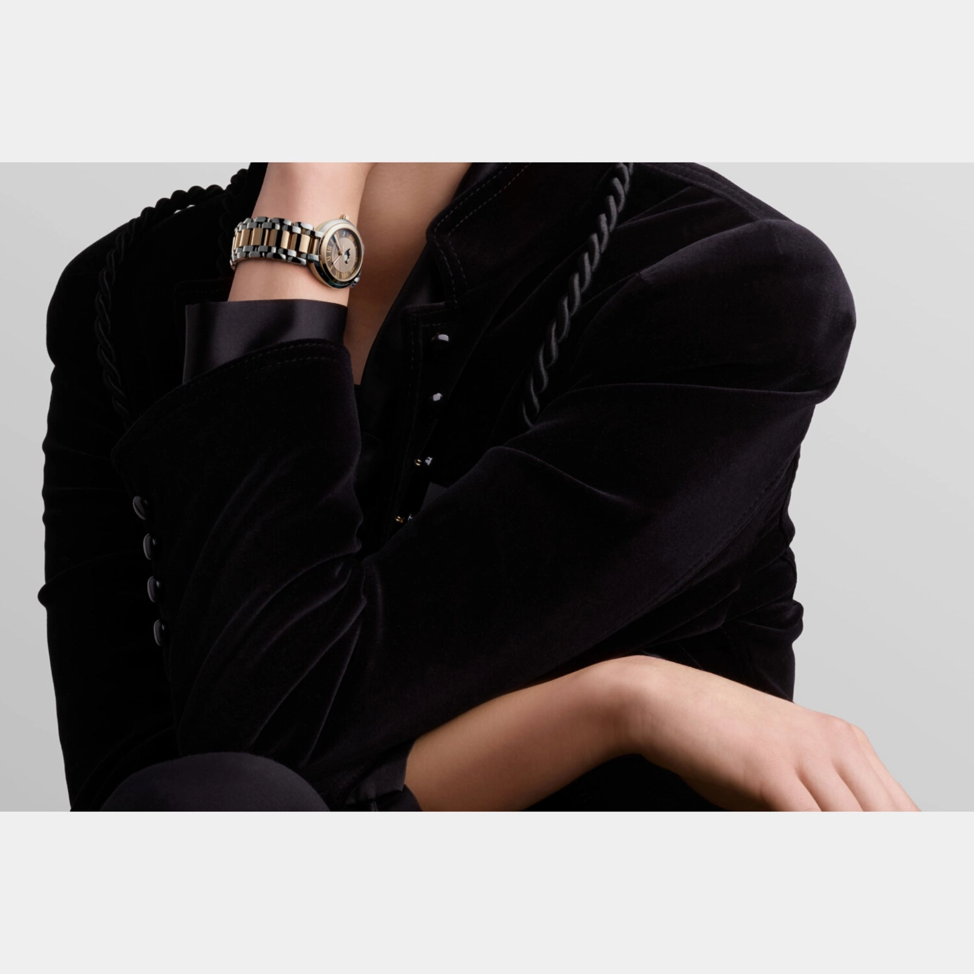 Women Taupe Analog Stainless Steel Watch L81155617